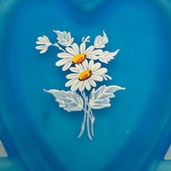 Vtg Westmoreland Blue Satin Glass Heart Shape Trinket Dish Silver Daisy - Picture 2 of 9